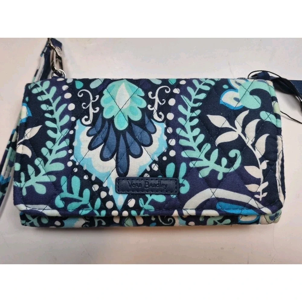 Vera Bradley Blue Island RFID Trifold Wallet Wristlet Retired New Without Tag - Picture 1 of 14